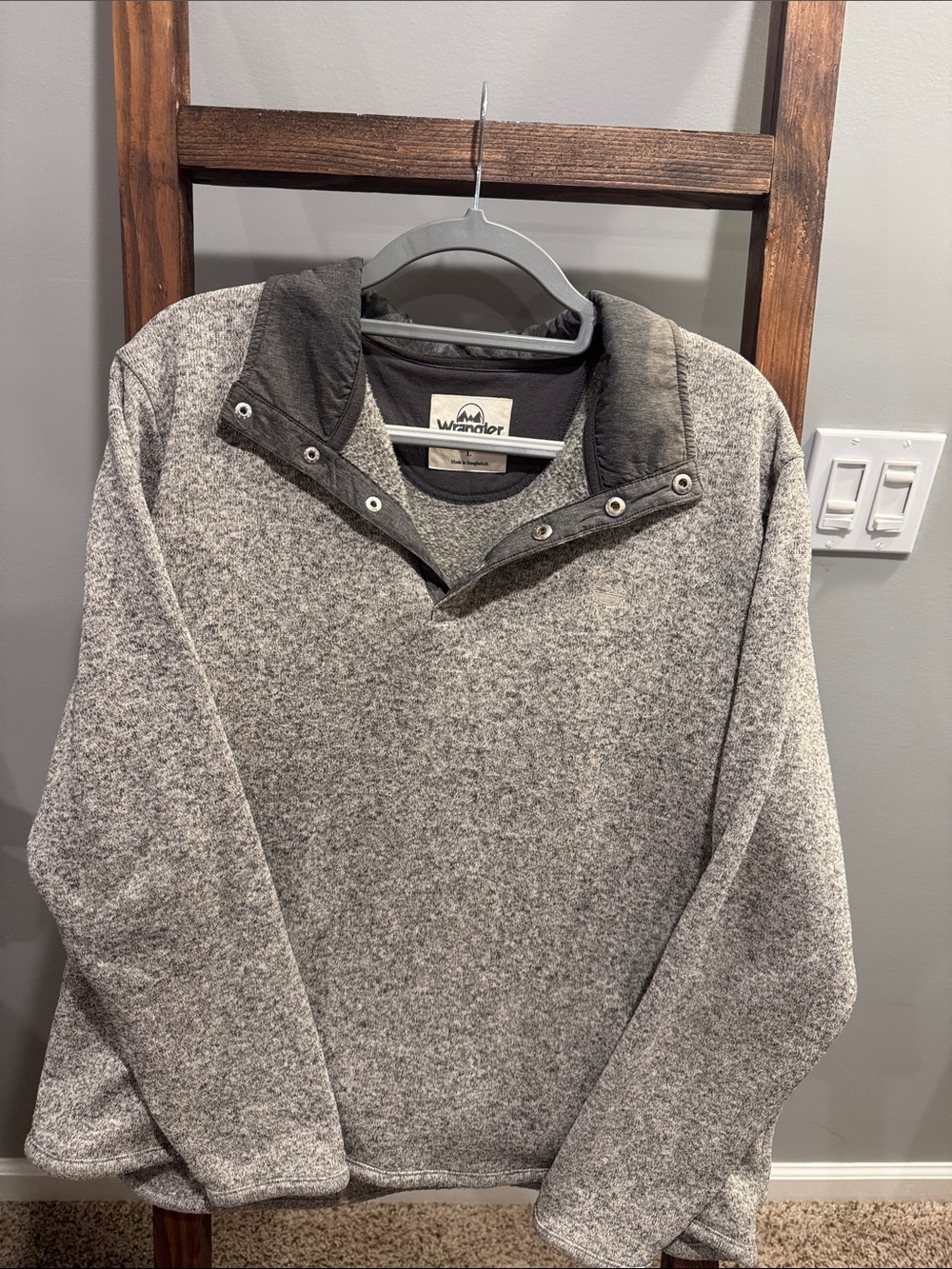 Wrangler Men's Heather Gray Crewneck Snap-Placket Sweater